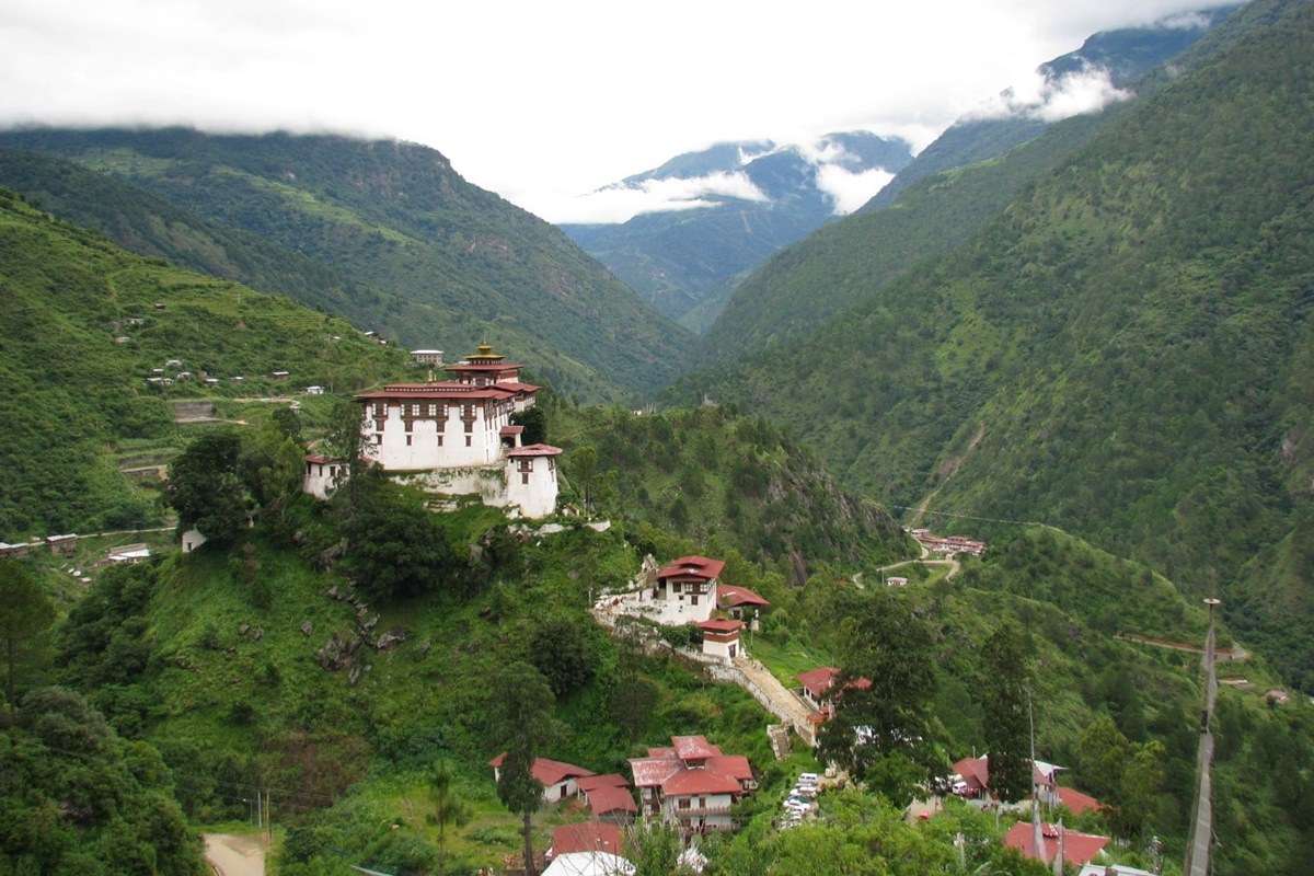 Lhuntse Dzong