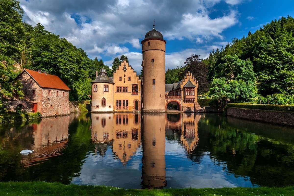 Mespelbrunn Castle 