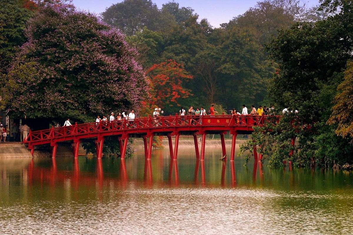 Hoan Kiem Lake 