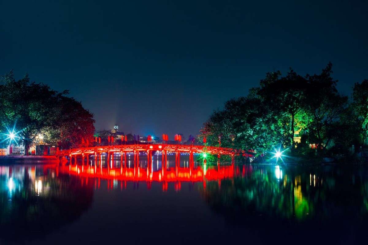 Hoan Kiem Lake 