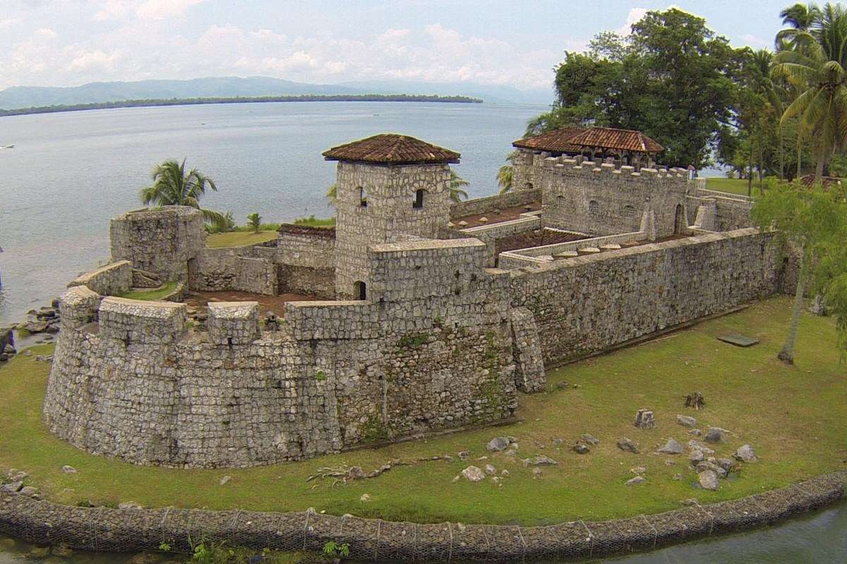 Castillo de San Felipe de Lara