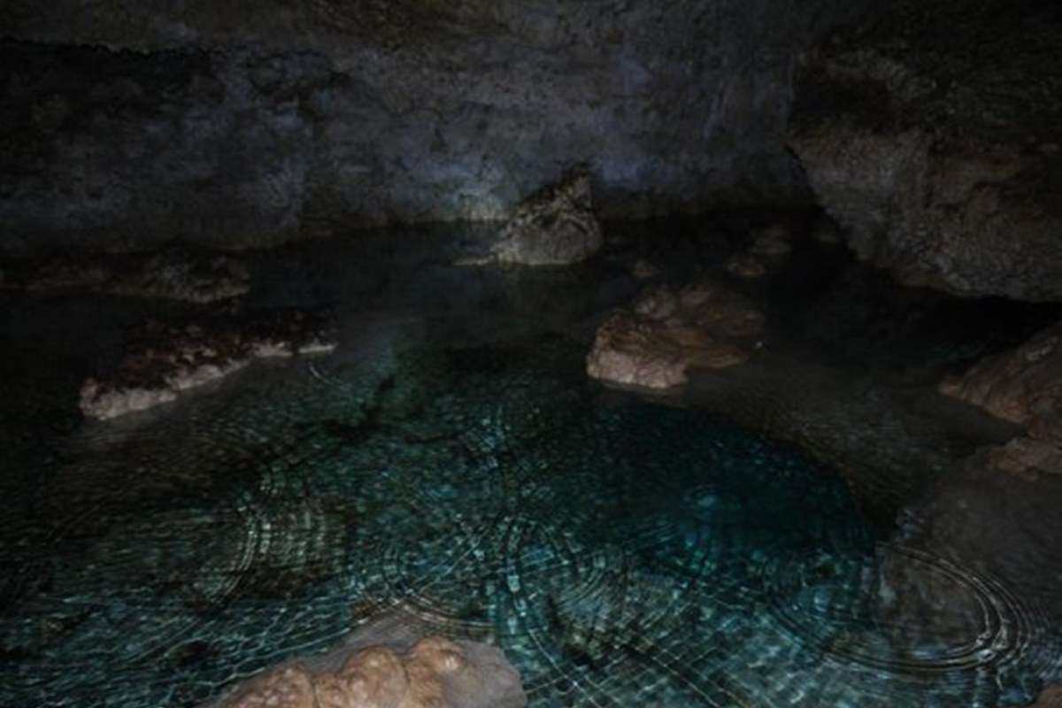 Mangapwani Coral Cave