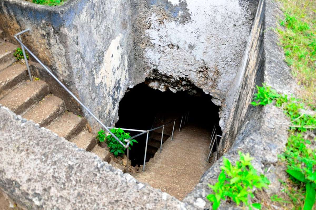 Mangapwani Coral Cave