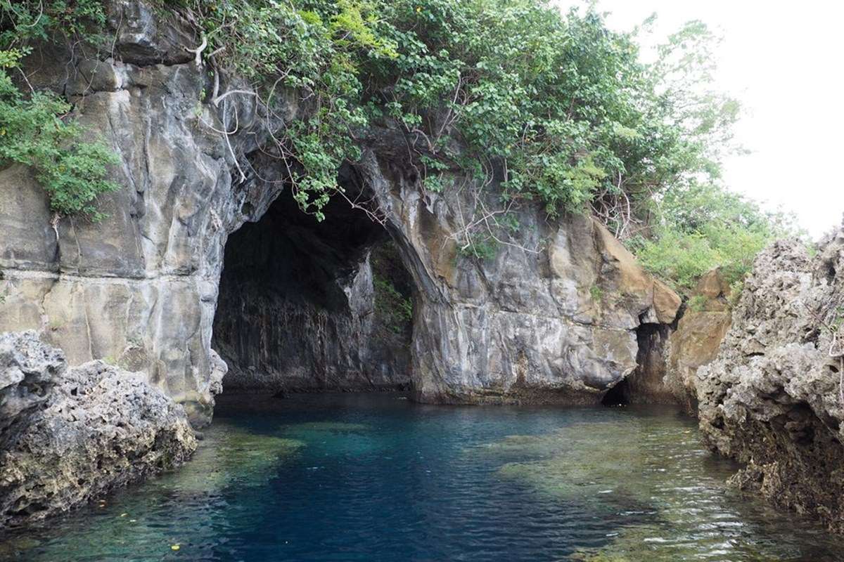 Hole of the Moon Cave