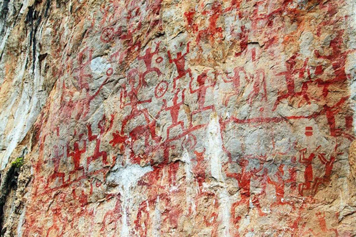 Zuojiang Huashan Rock Art