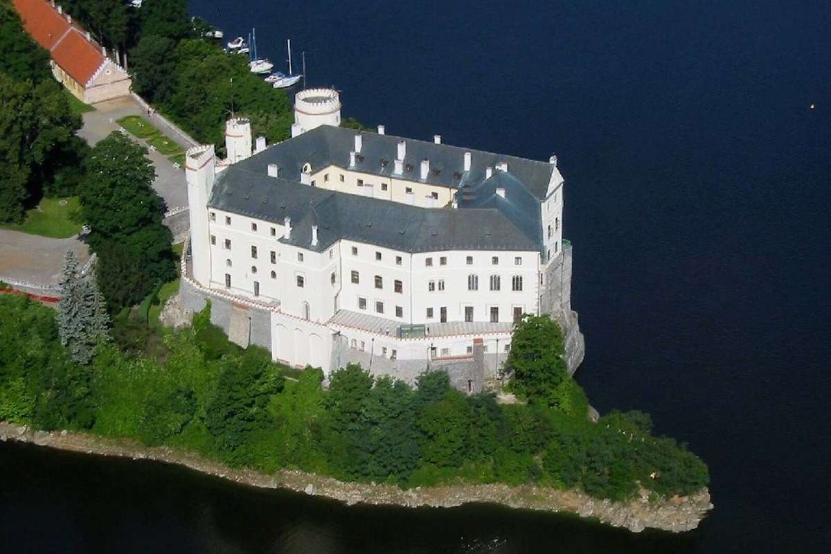 Orlik Castle