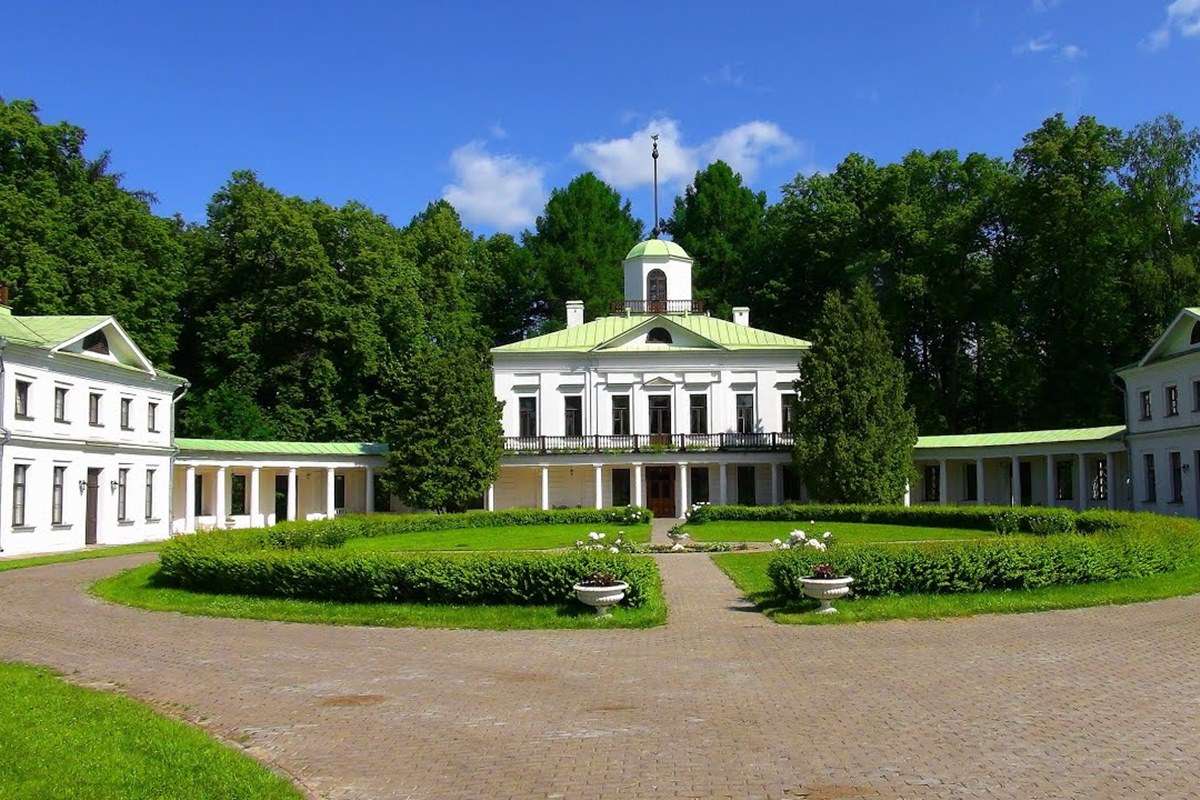 Manor Serednikovo