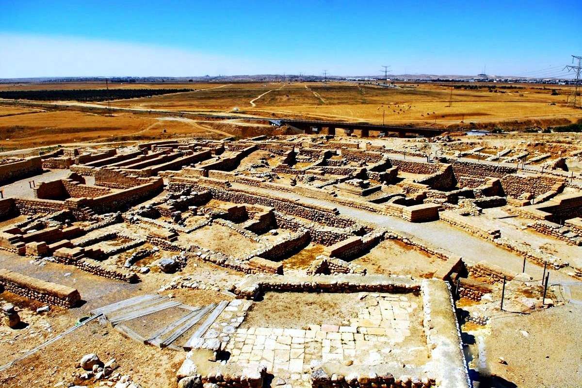 Tel Be'er Sheva National Park 