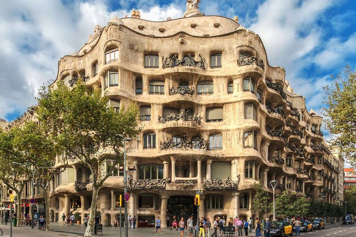 Casa Milà