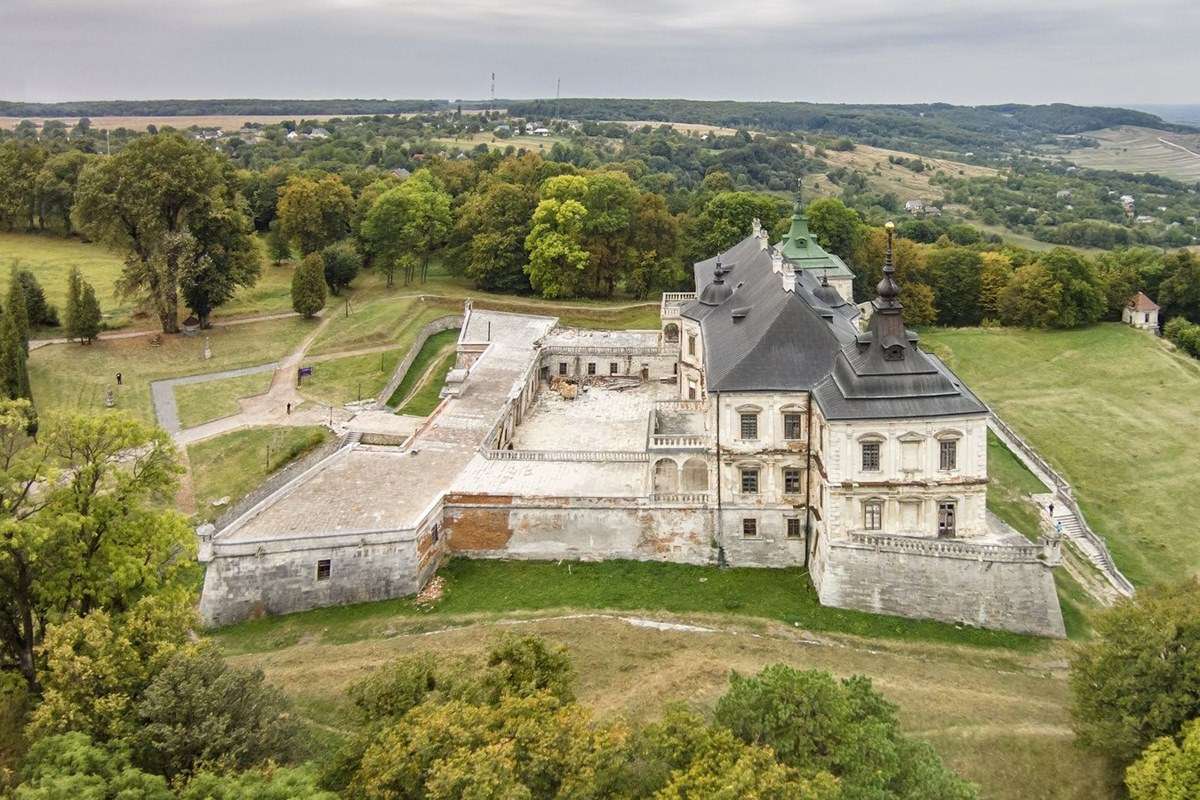 Pidhirtsi Castle