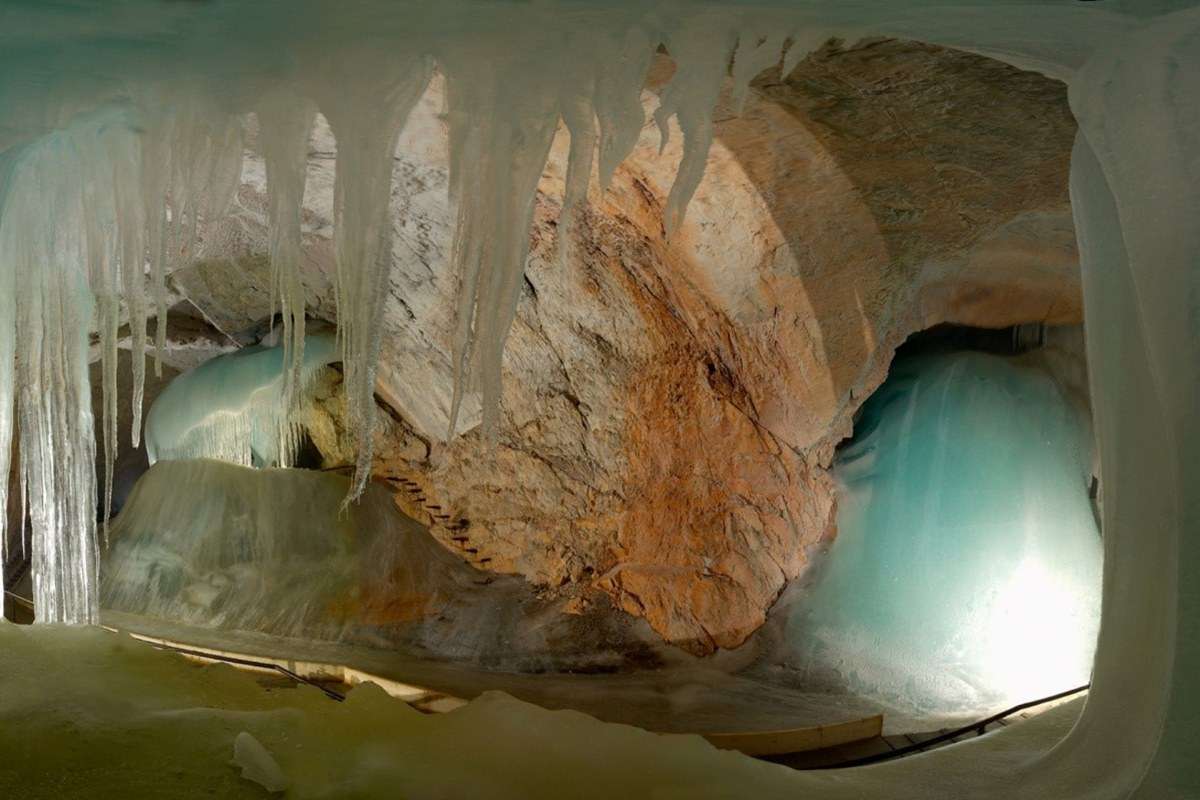 Eisriesenwelt Cave