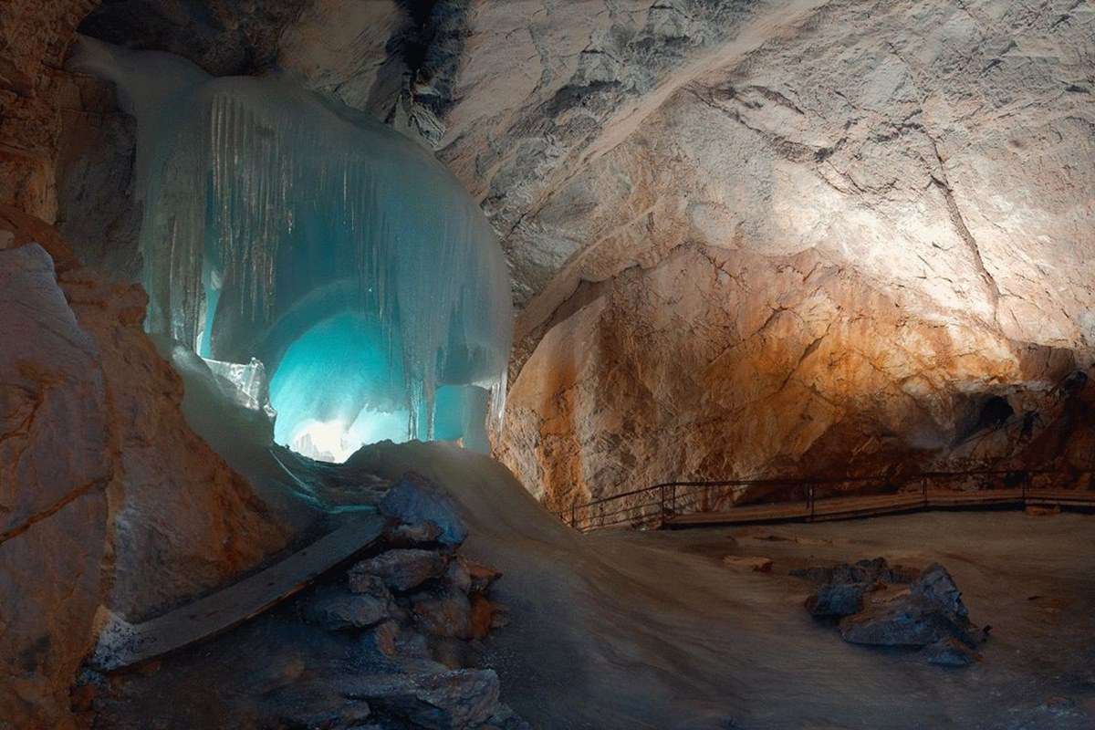 Eisriesenwelt Cave