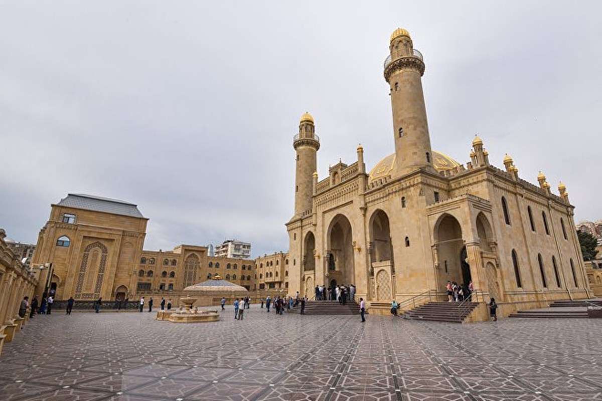 Taza Pir Mosque