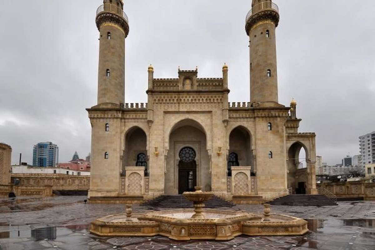 Taza Pir Mosque